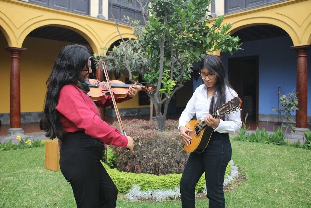 Elenco de Música