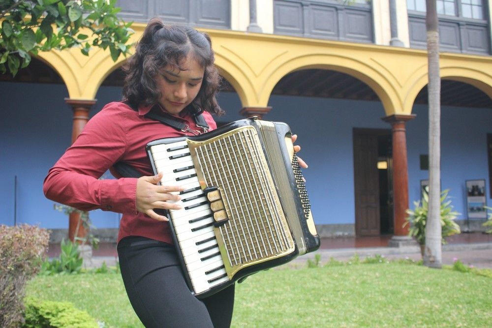 Elenco de Música