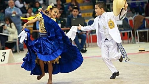 Descubre y perfecciona tu talento en el Centro Universitario del Folklore