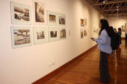 Once artistas ayacuchanos pintan el retrato de su tierra en la Decana de América